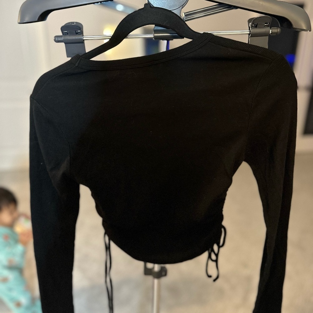 Dynamite Black Ruched Long Sleeve Top - Picture 5 of 7